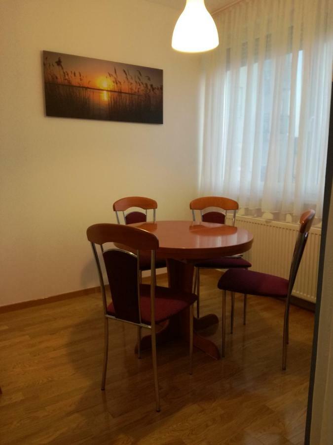 Appartamento Apartman Ella Zagabria Esterno foto