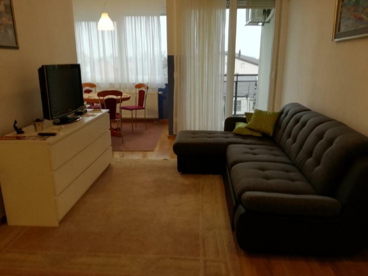 Appartamento Apartman Ella Zagabria Esterno foto