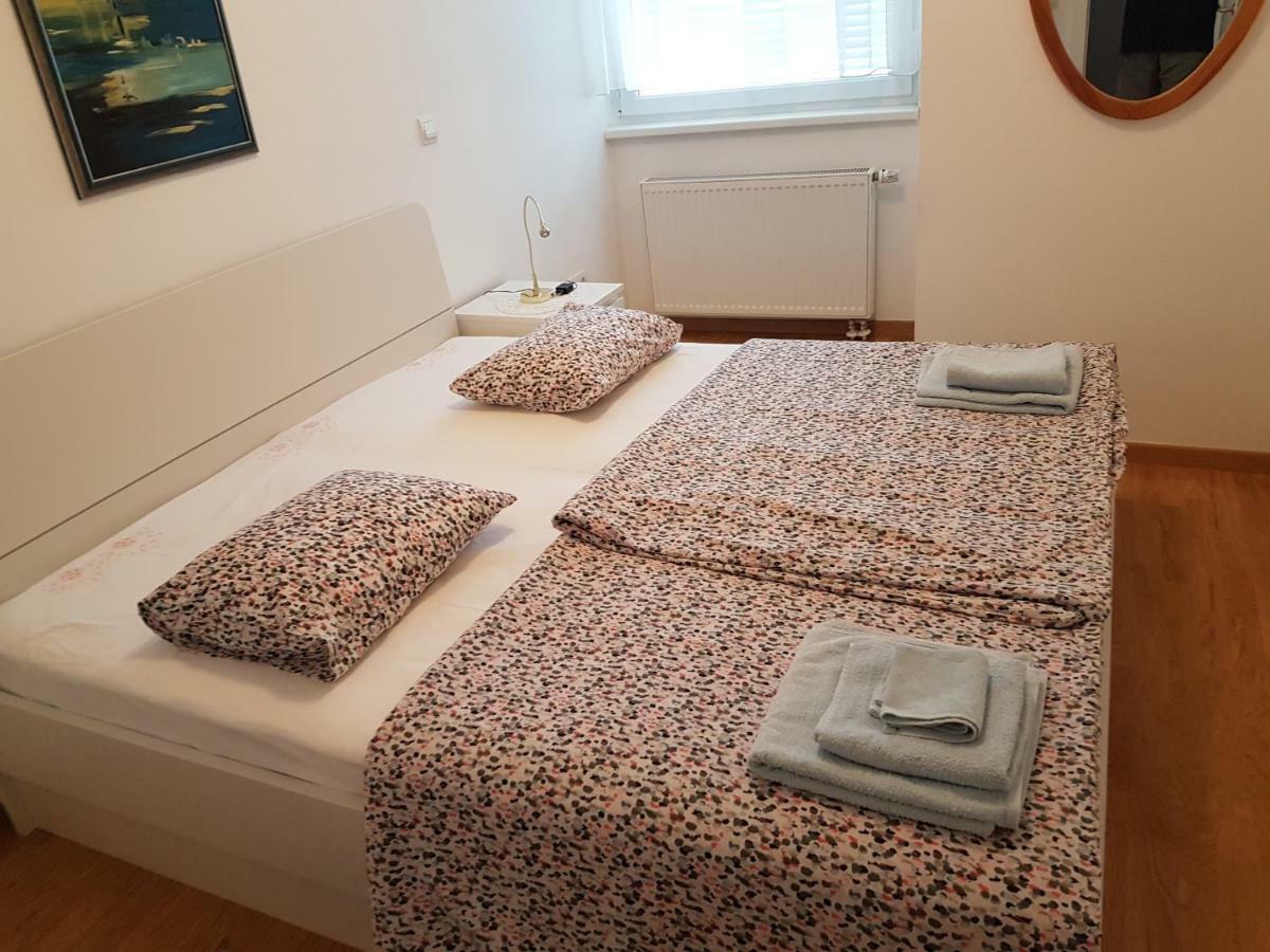 Appartamento Apartman Ella Zagabria Esterno foto